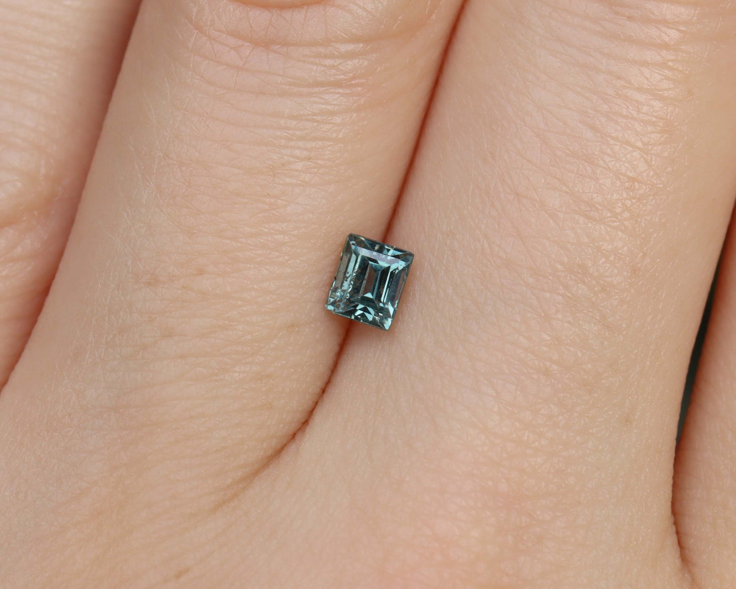 Piedra Zafiro Verde Azul 0.55cts S-1996