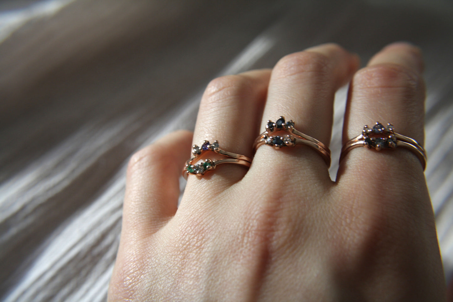 Anillo Arya Diamante y Esmeraldas