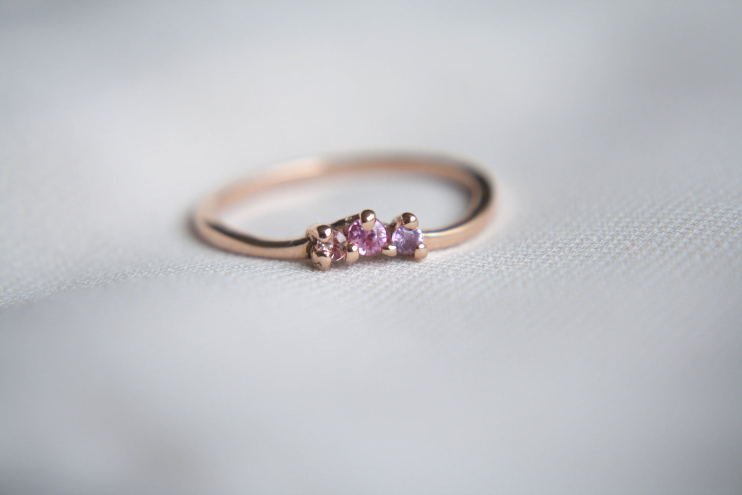 Anillo Arya Zafiros Rosas