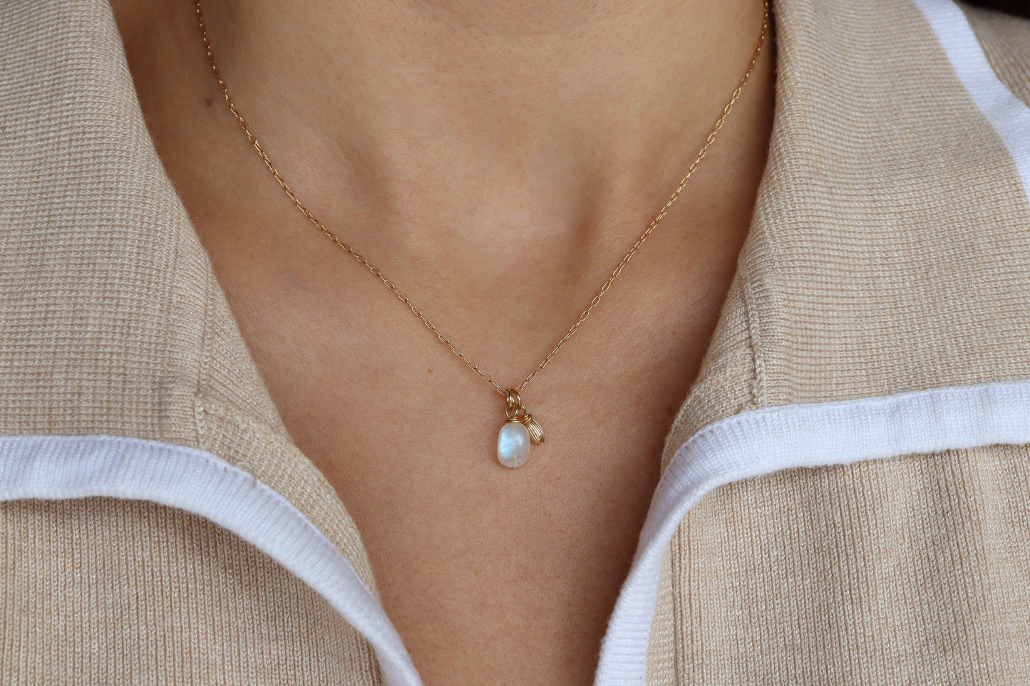 Collar Moonstone Charms