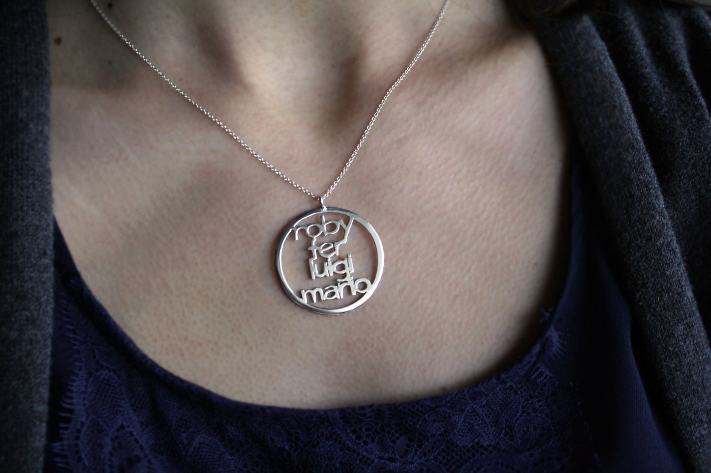 Collar Círculo con Nombres Personalizados
