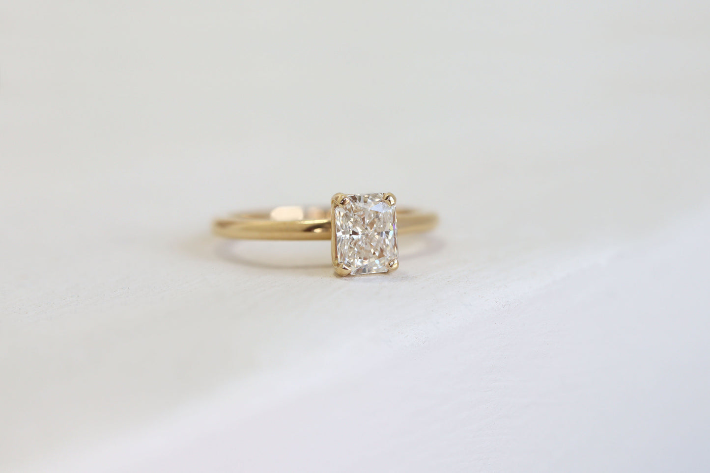 Anillo Danya Diamante Radiant 0.85cts Bridal