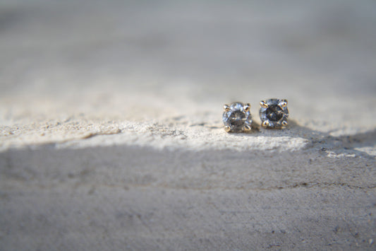 Aretes Luxe Diamantes Sal Pimienta 10 Puntos Fine