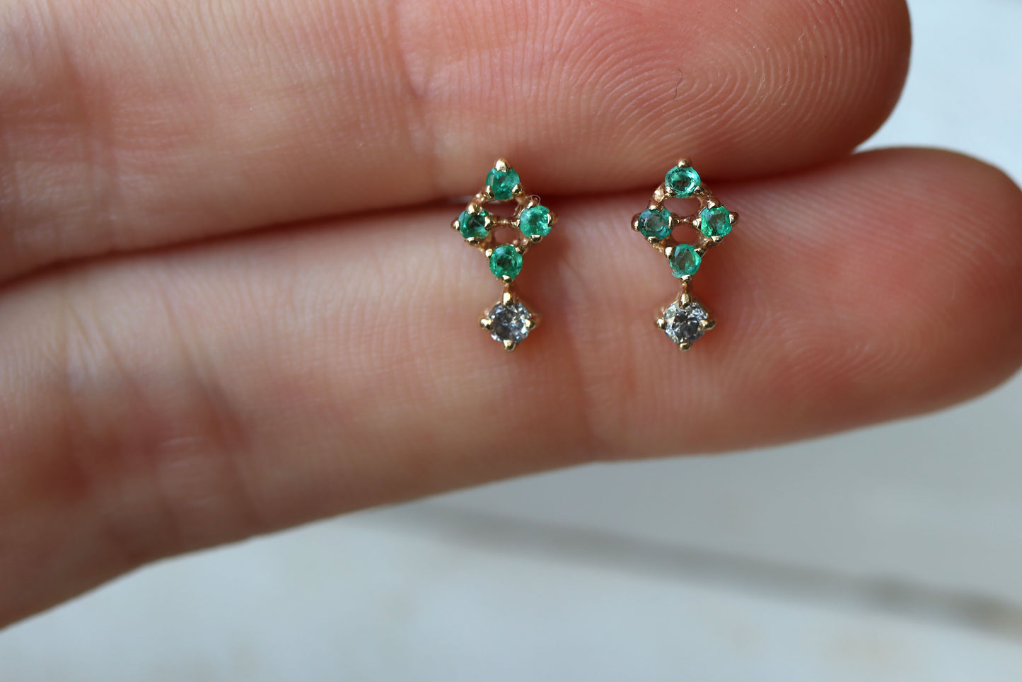 Aretes Diana Studs Fine Esmeraldas y Diamantes