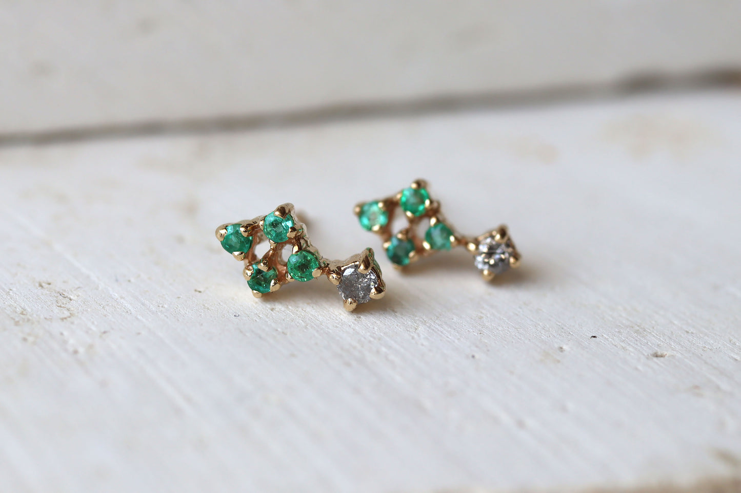 Aretes Diana Studs Fine Esmeraldas y Diamantes