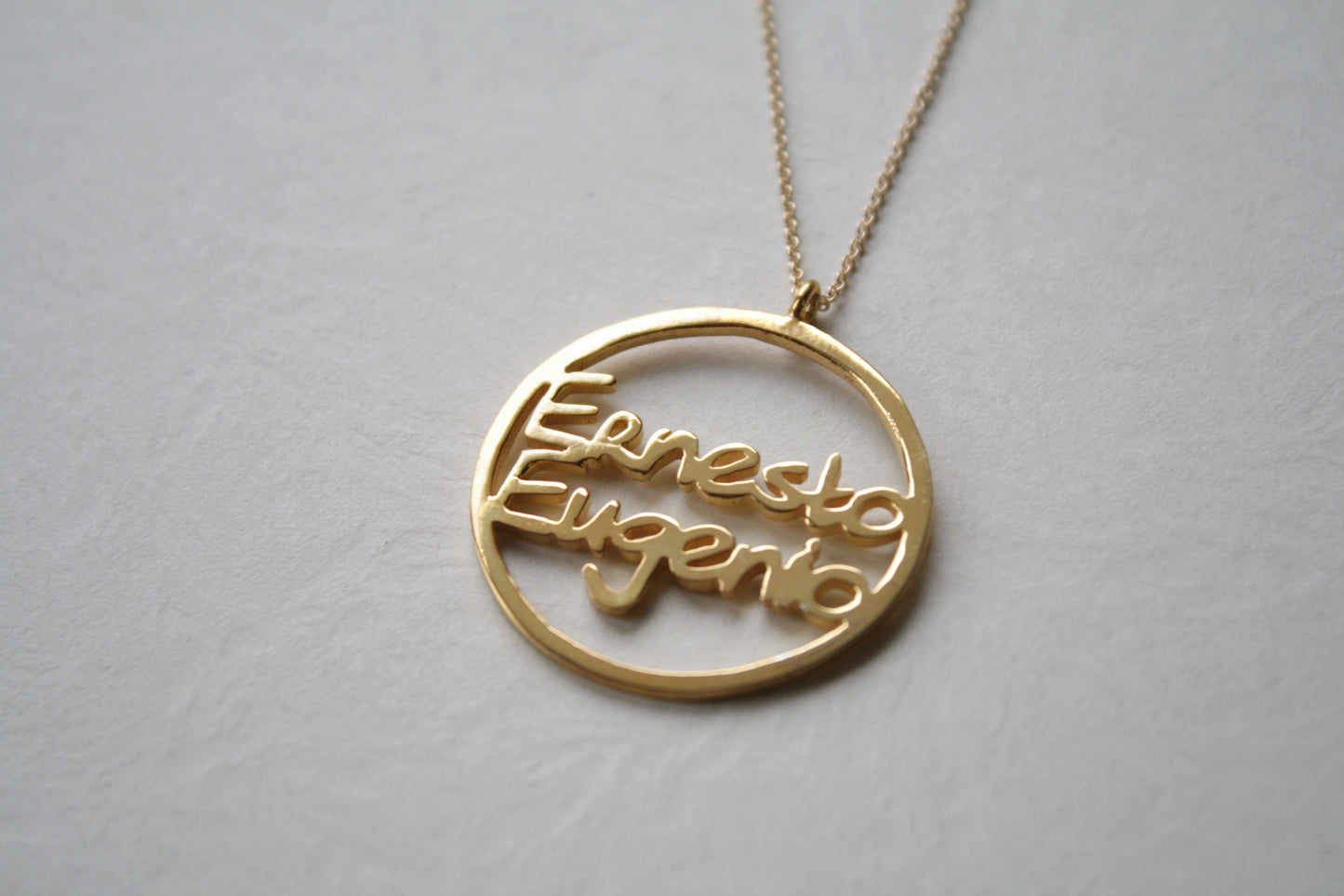 Collar Círculo con Nombres Personalizados