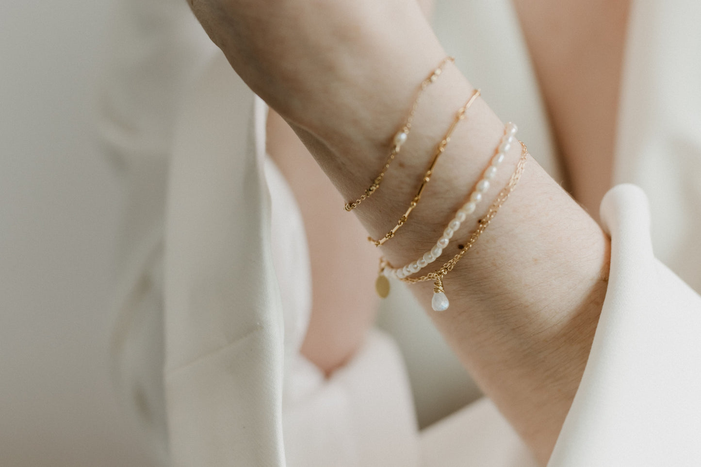 Pulsera Sofia Pearl and Gold