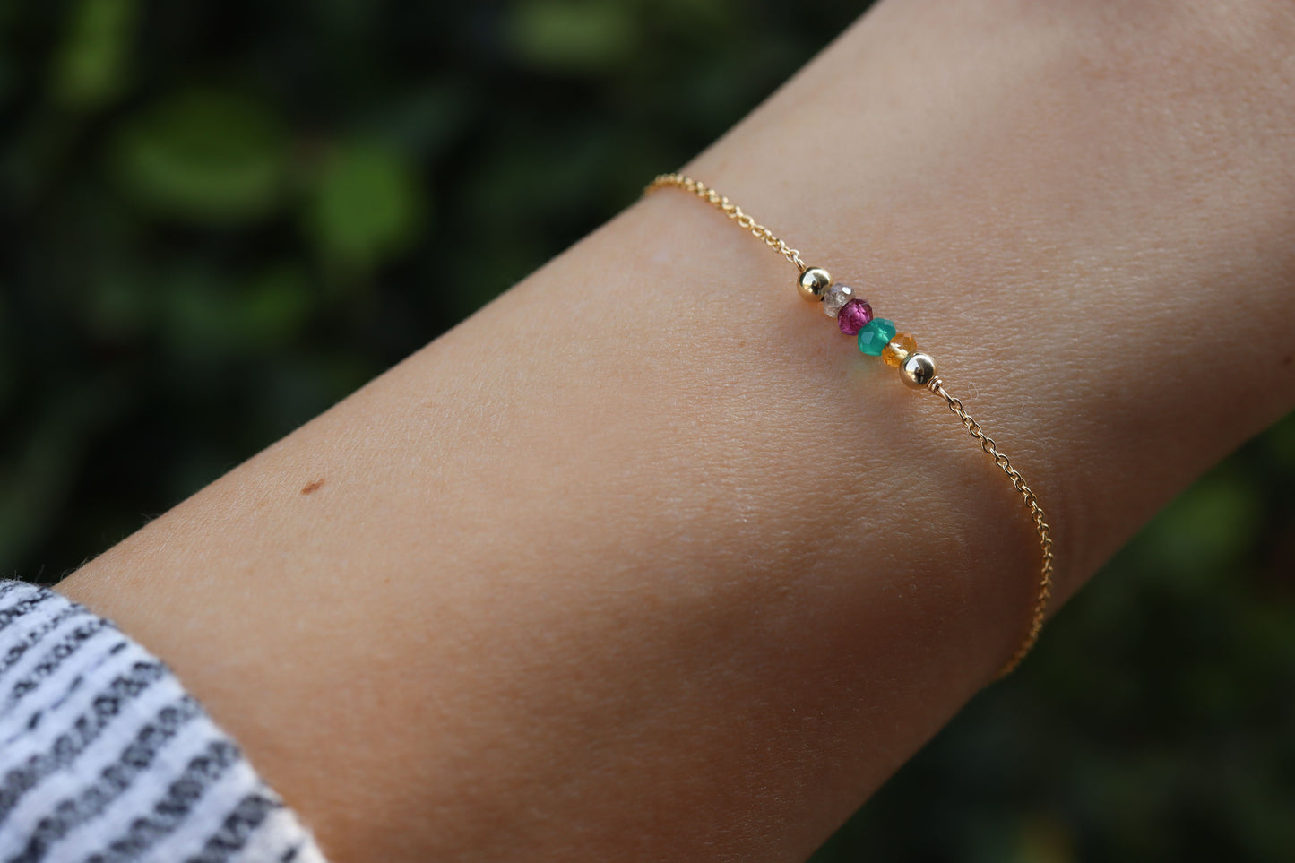 Pulsera Gem Bar Personalizada con Piedras del Mes (Birthstones)