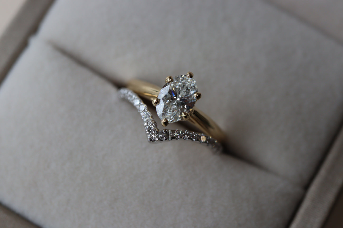 Anillo Regina Diamante Oval 0.75cts Bridal