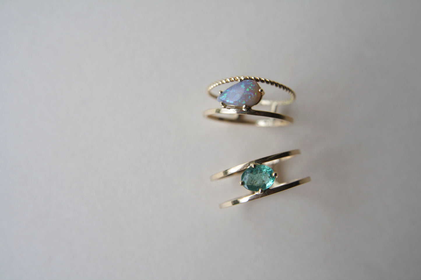 Anillo Irena Ópalo Australiano