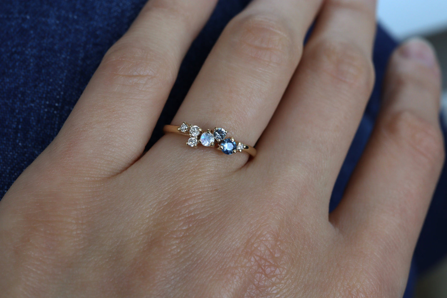 Anillo Isabel Moonstone, Zafiro y Diamantes