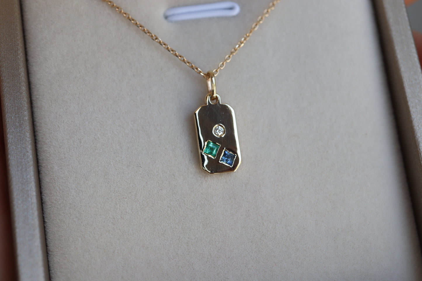 Collar Birthstone Tag Fine