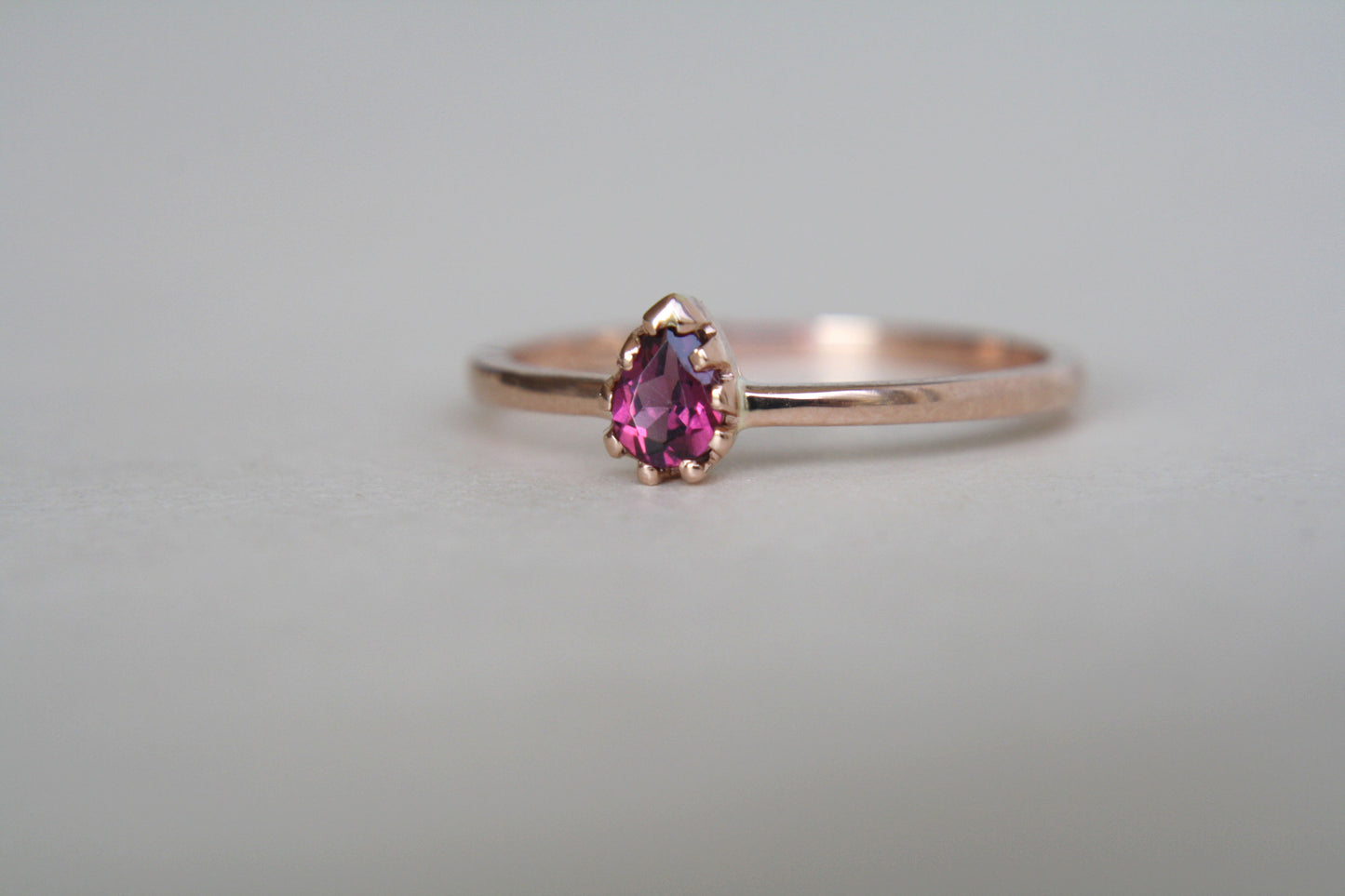 Anillo Luciana Granate Rhodolita