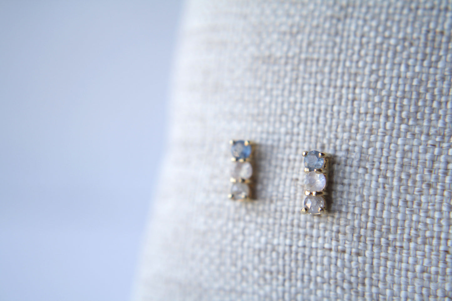 Aretes Luxe Zafiro, Diamante y Moonstone fine