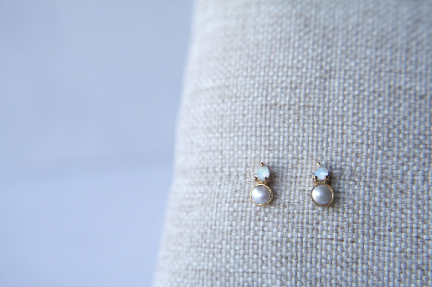 Aretes Luxe Moonstone y Perla fine