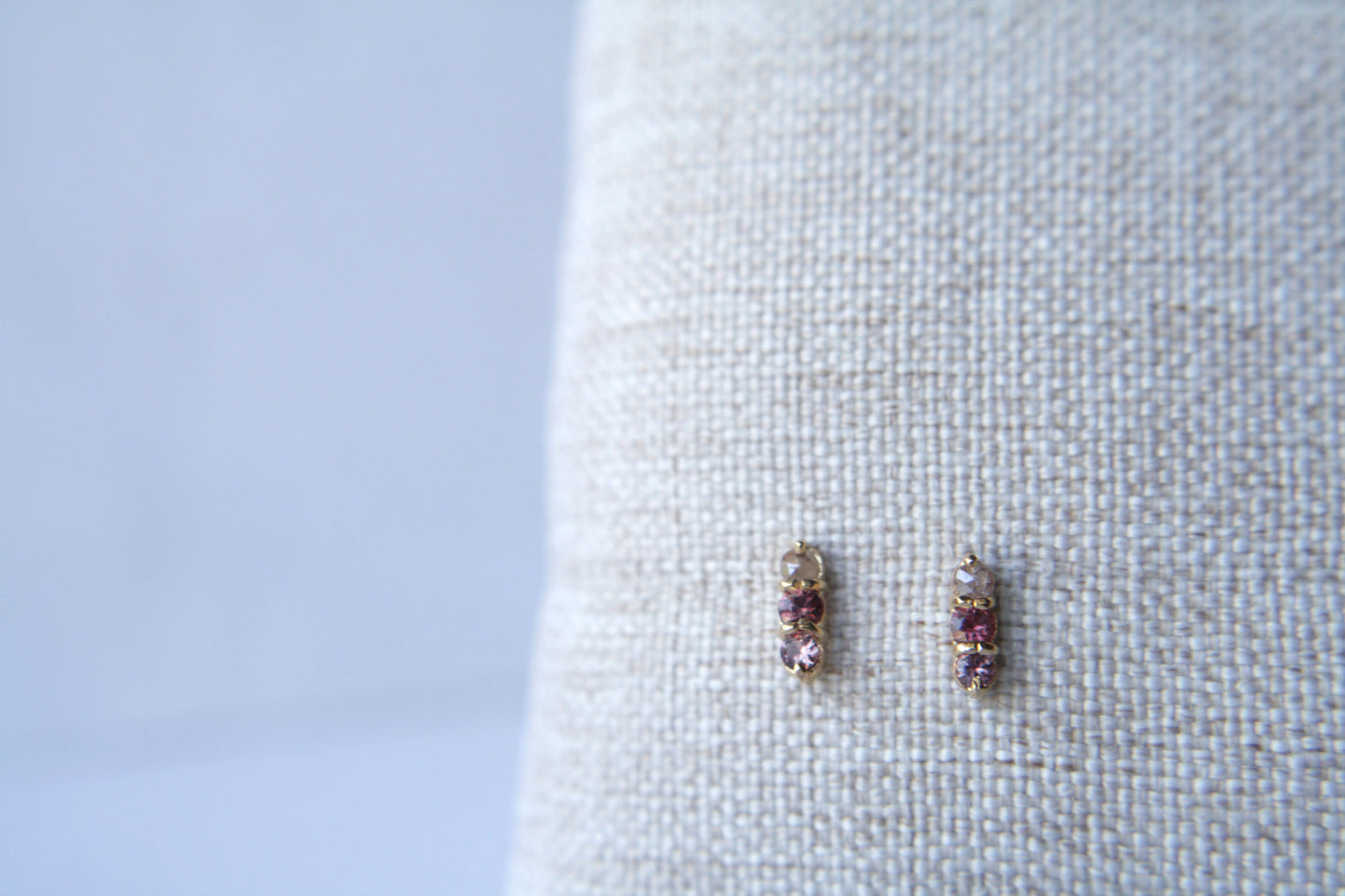 Aretes Luxe Zafiros Rojos y Diamante fine