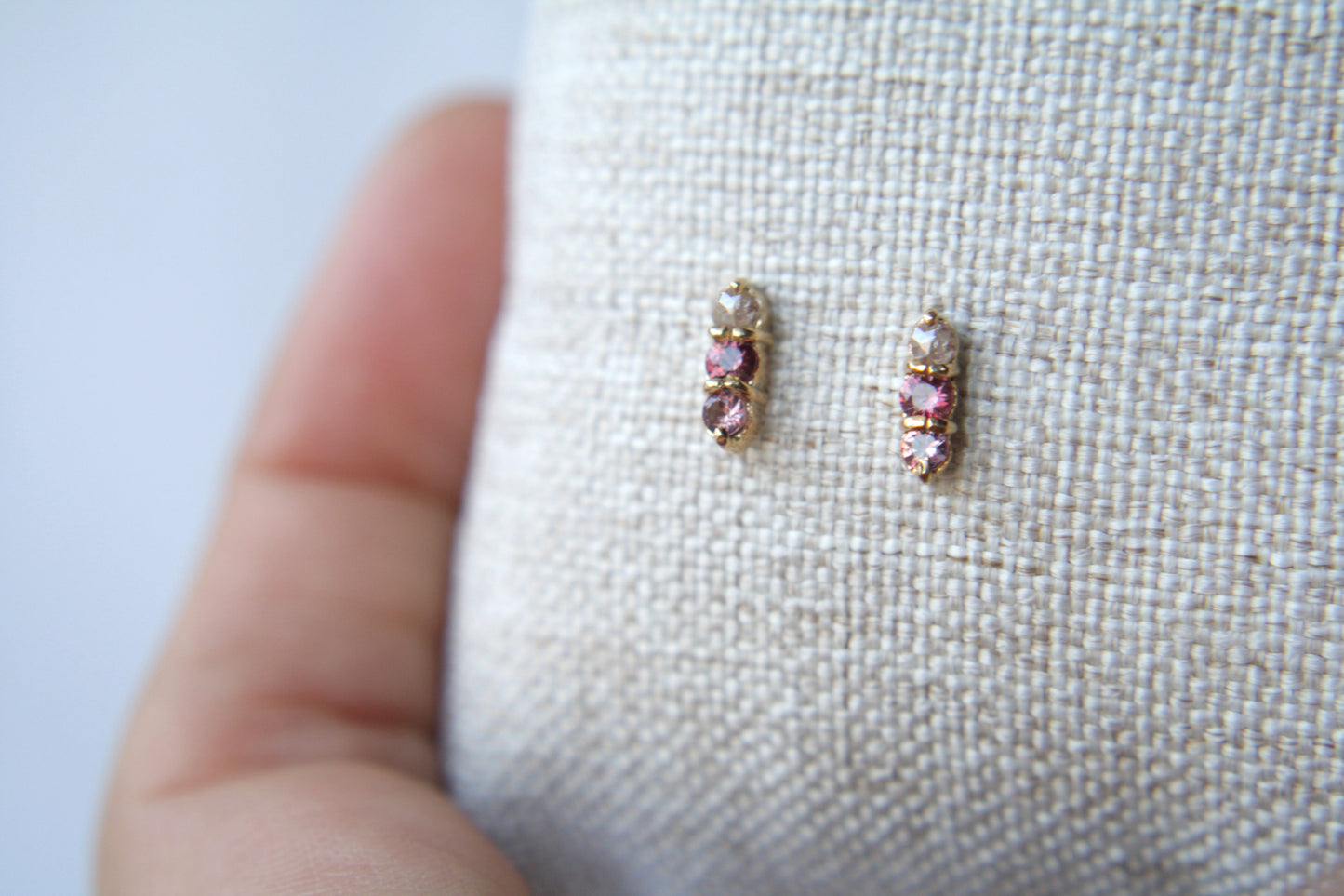 Aretes Luxe Zafiros Rojos y Diamante fine