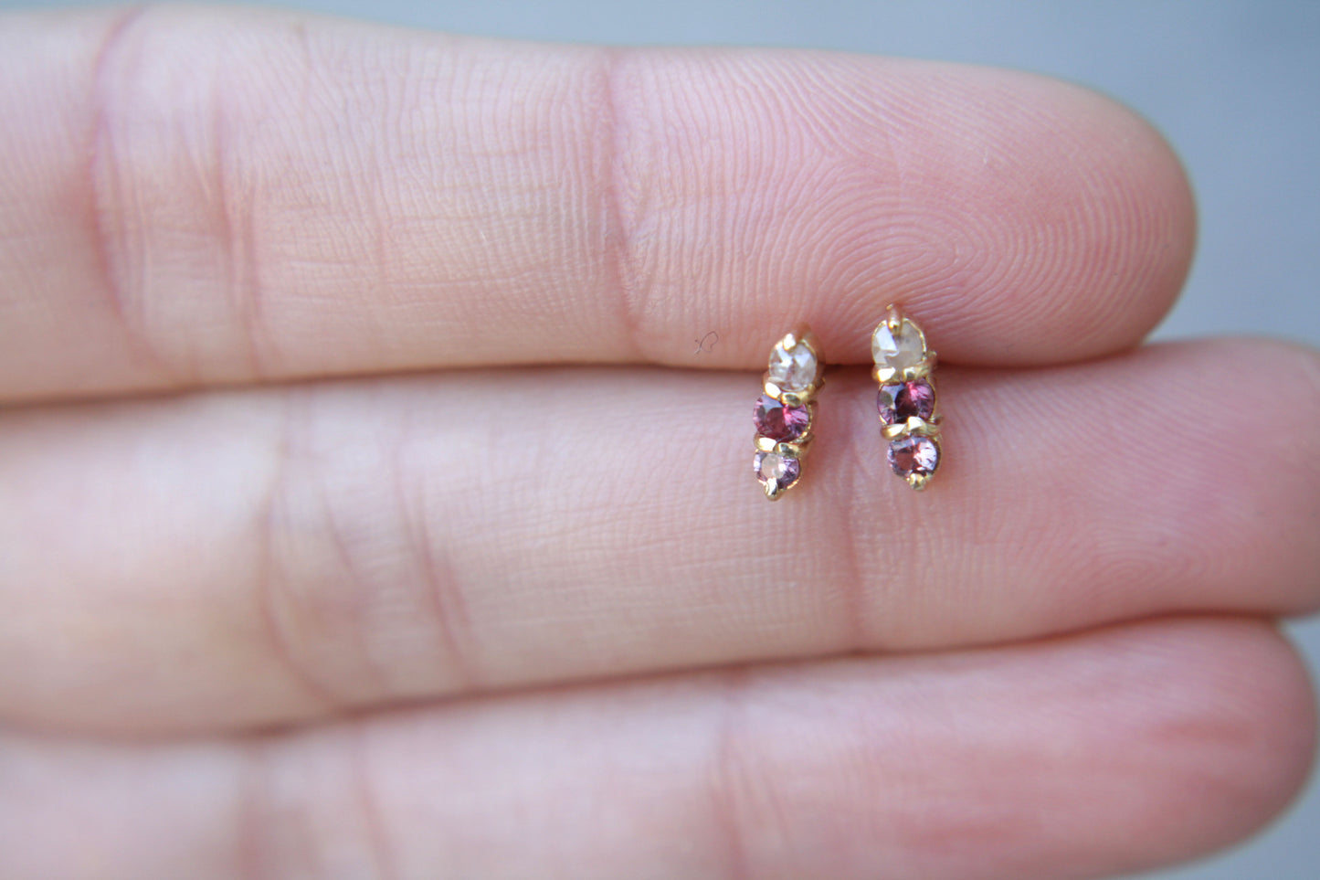 Aretes Luxe Zafiros Rojos y Diamante fine