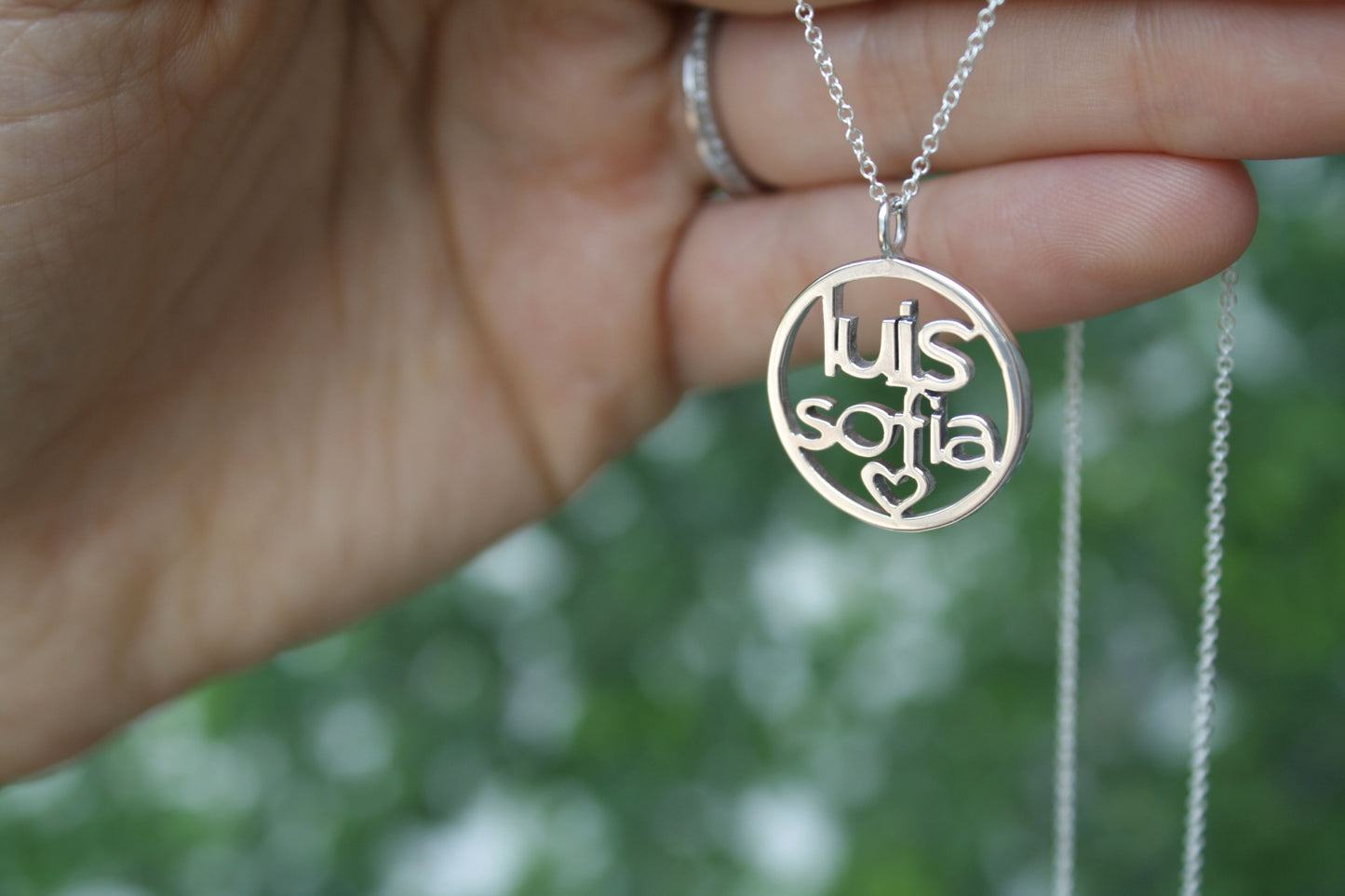 Collar Círculo con Nombres Personalizados