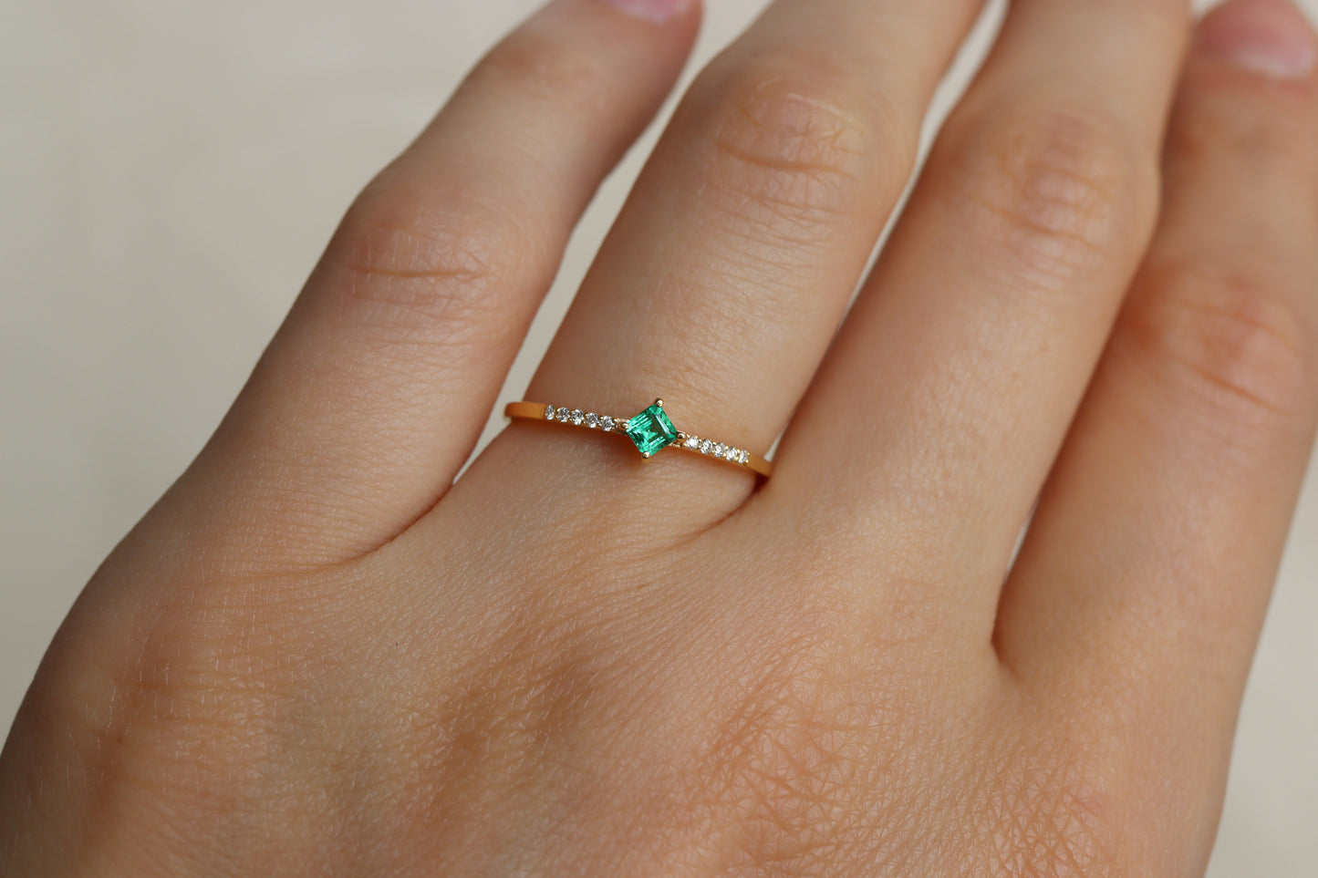 Anillo Maya Esmeralda Rombo y Diamantes