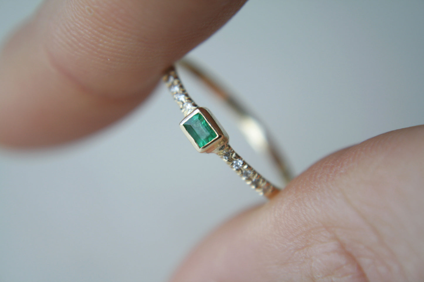 Anillo Maya Esmeralda y Diamantes