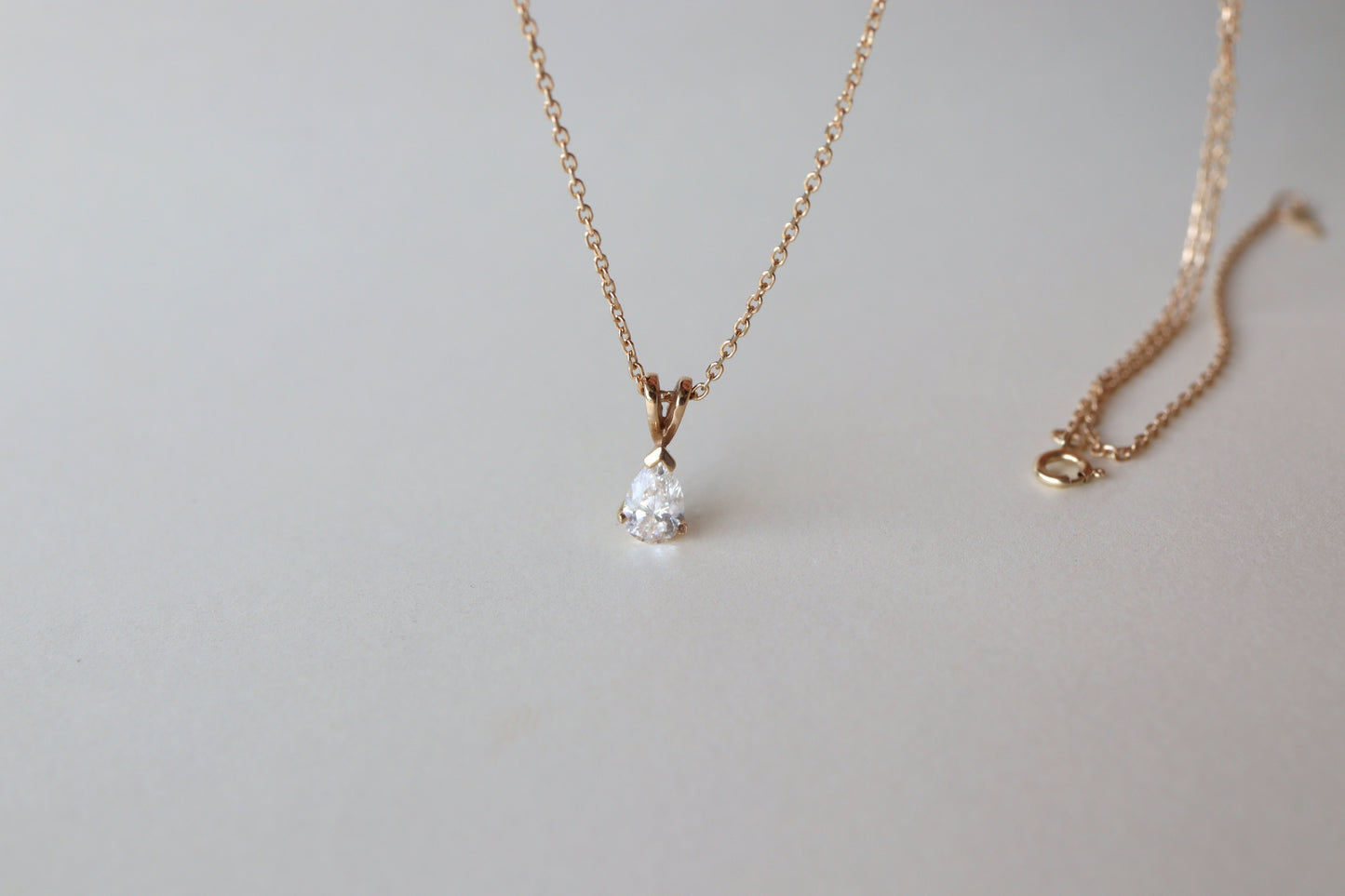 Collar Diamante Pera 0.37cts Petit Lapin Fine