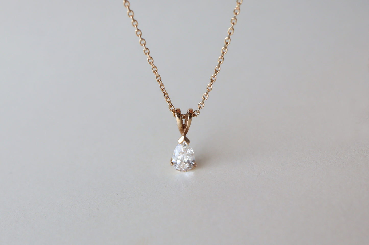 Collar Diamante Pera 0.37cts Petit Lapin Fine