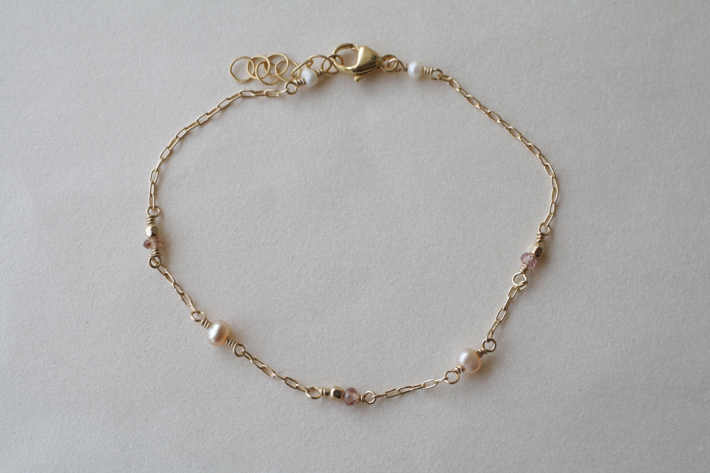 Pulsera Sofia Perla y Zafiro Rosa