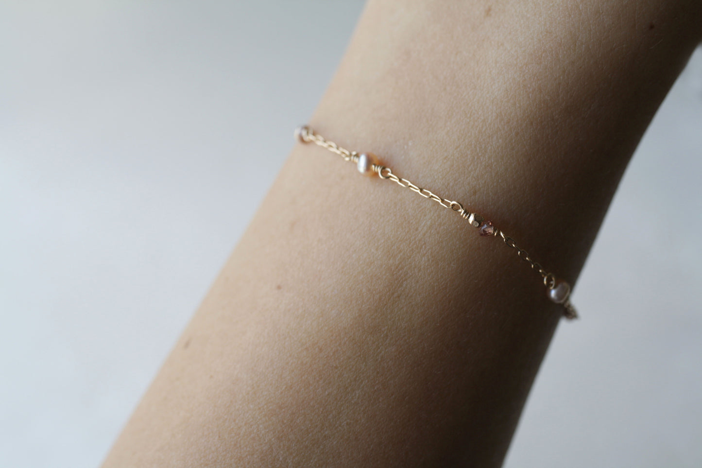 Pulsera Sofia Perla y Zafiro Rosa