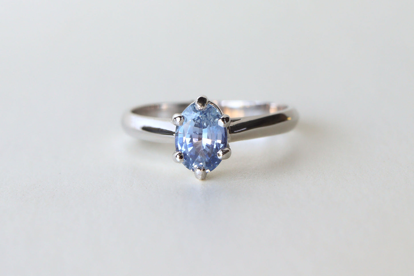 Anillo Regina Zafiro Azul 1.02cts Bridal