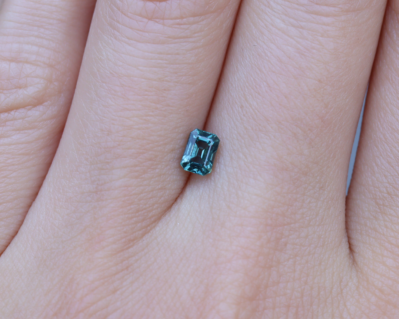 Piedra Zafiro Verde Azul 0.66cts S-1776