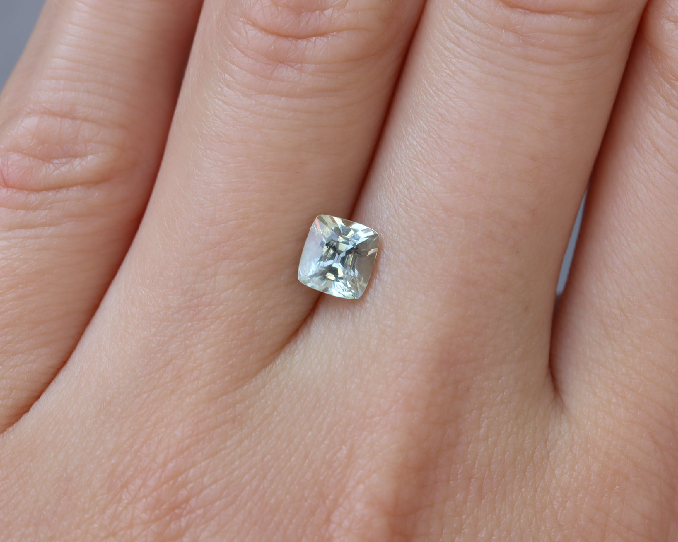 Piedra Zafiro Verde Menta 1.13cts S-1803