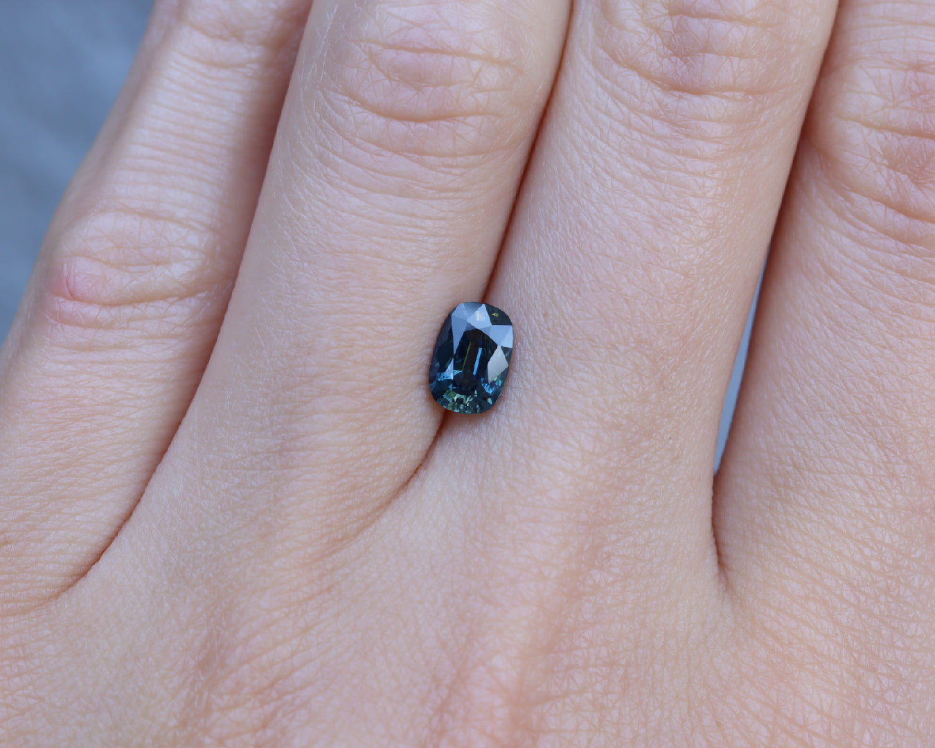 Piedra Zafiro Verde Azul 1.11cts S-1789