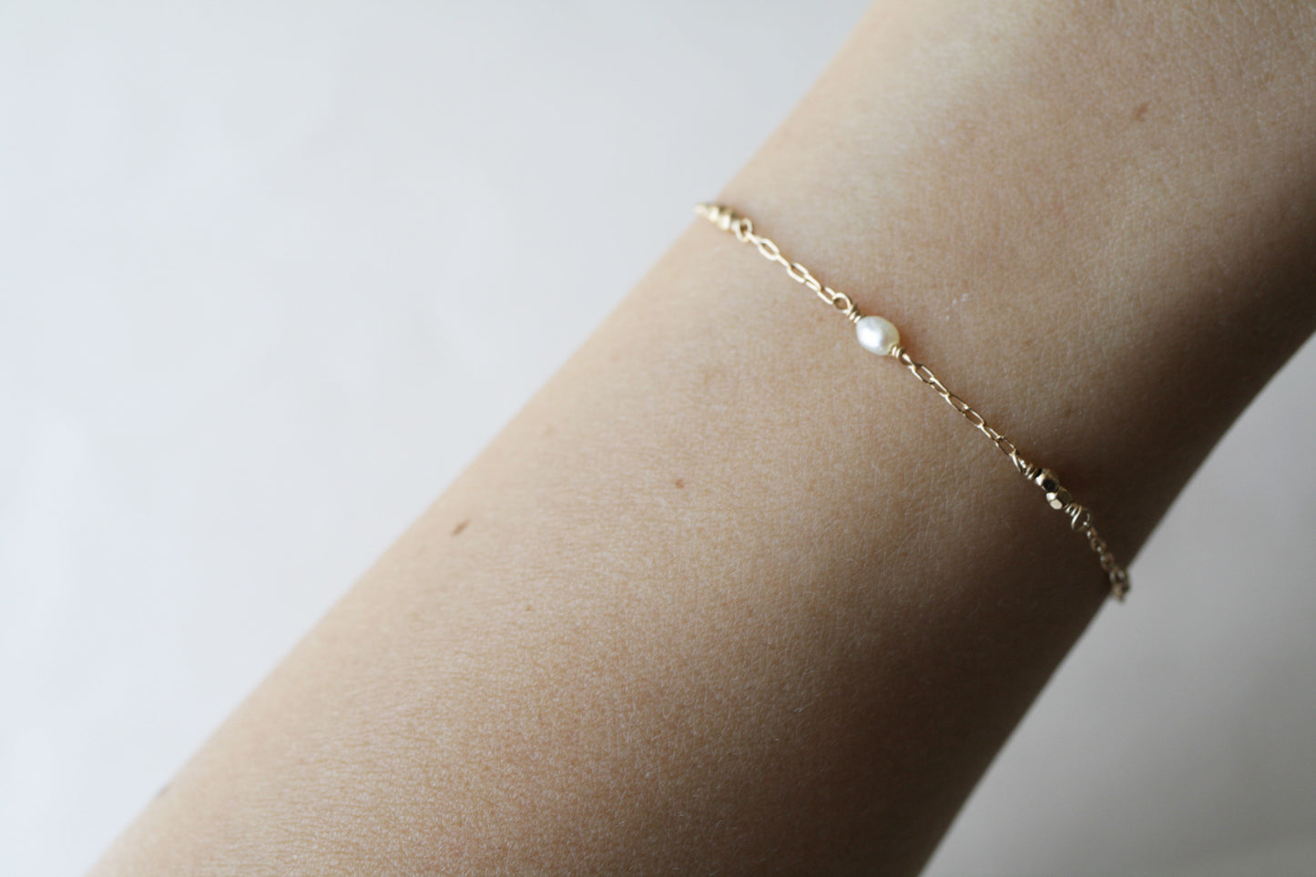 Pulsera Sofia Pearl and Gold