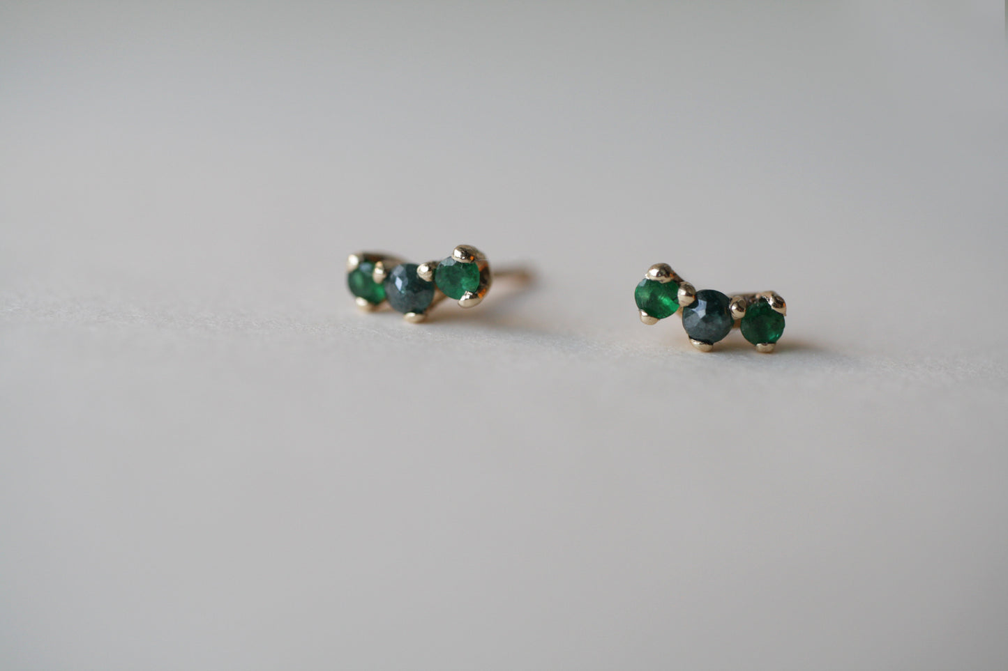 Arya Studs Green Fine