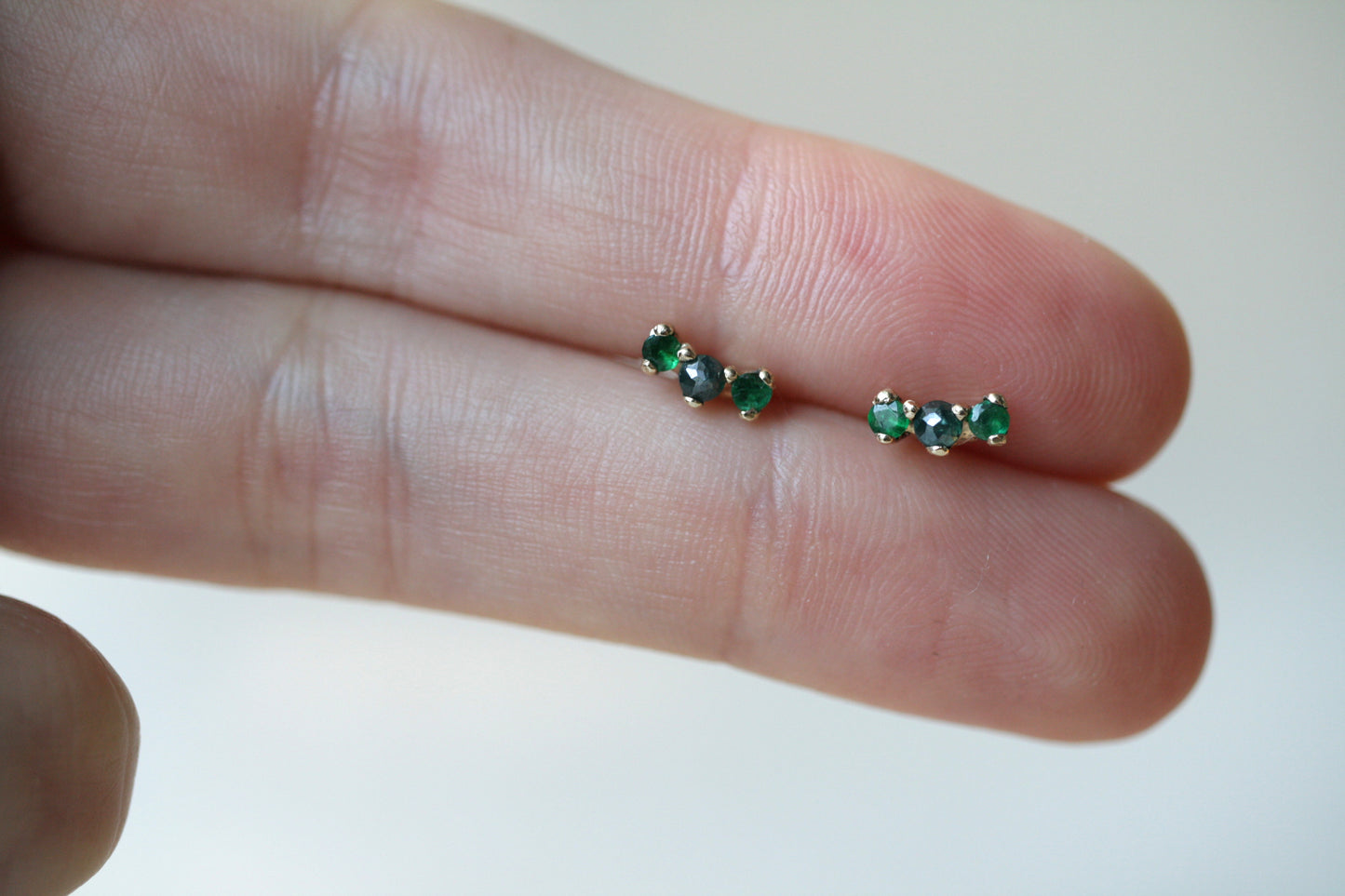 Arya Studs Green Fine