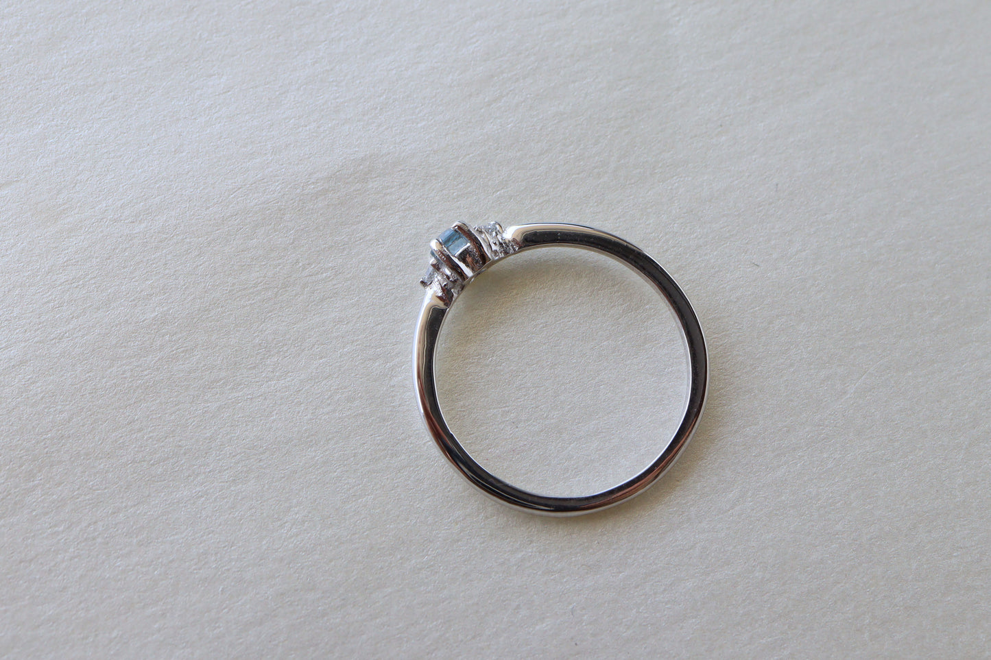 Anillo Amelia Zafiro Platino