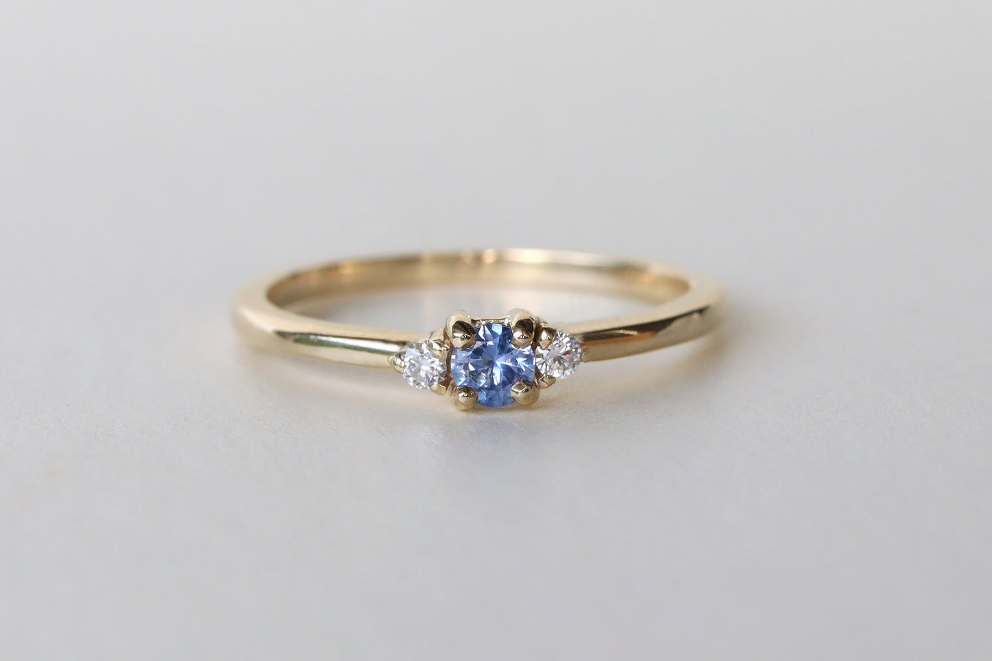 Anillo Amelia Zafiro Azul Platino