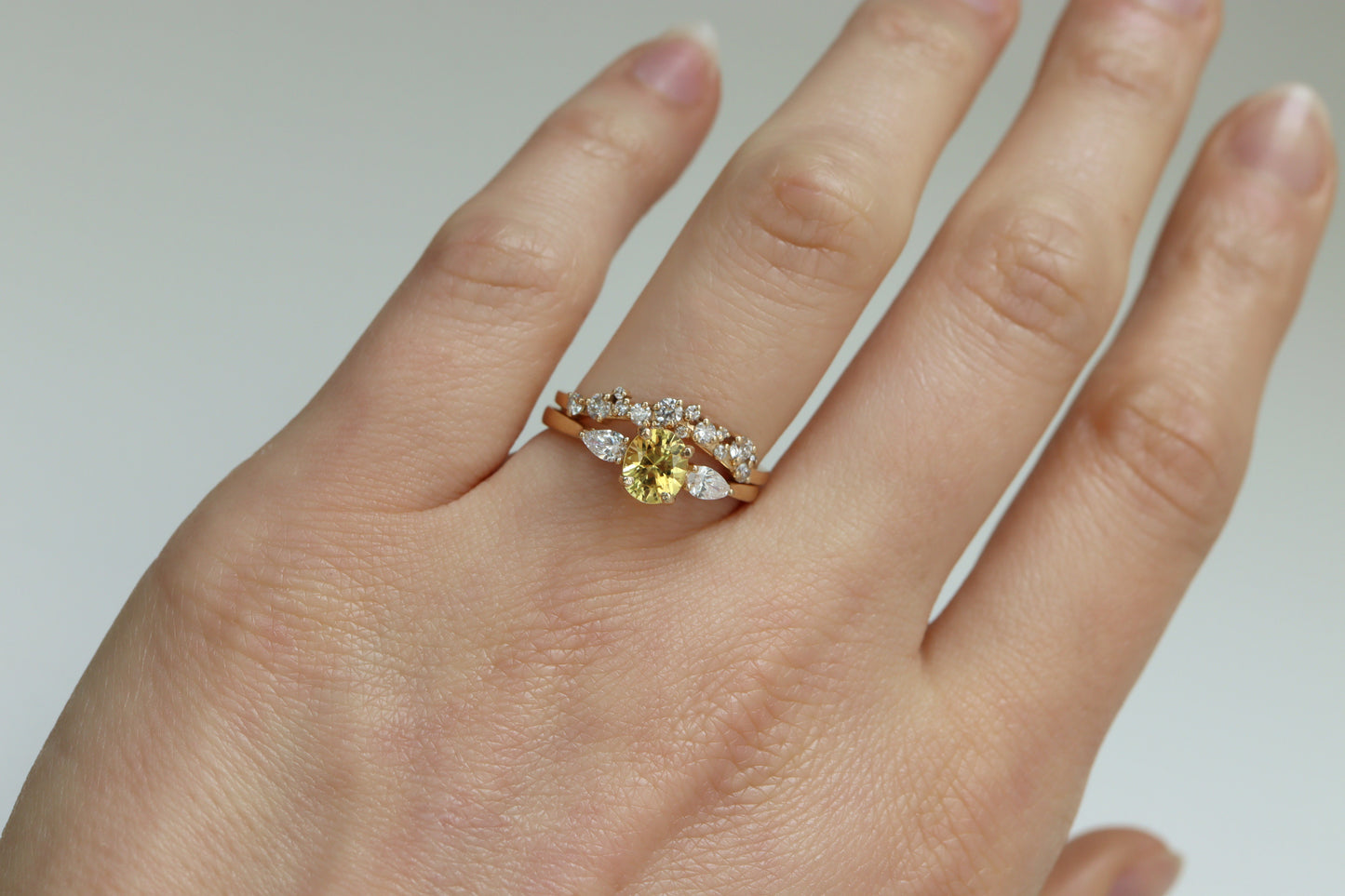 Anillo Ania Zafiro Amarillo y Diamantes Bridal