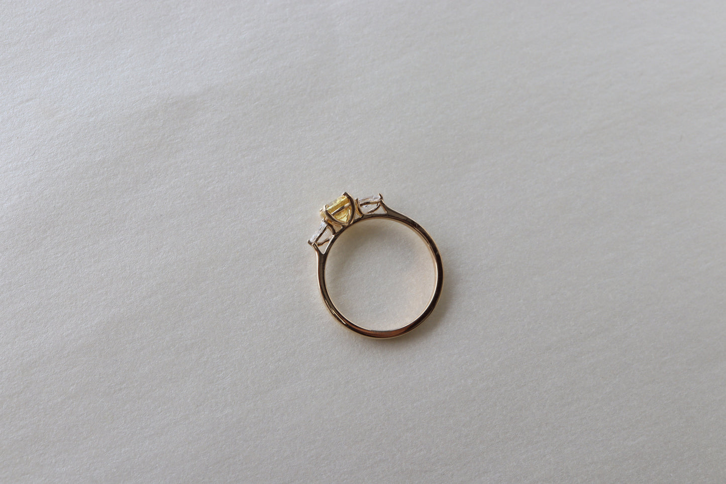 Anillo Ania Zafiro Amarillo y Diamantes Bridal