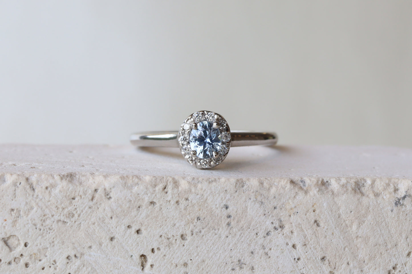 Anillo Celeste III Zafiro Platino 0.46cts Bridal