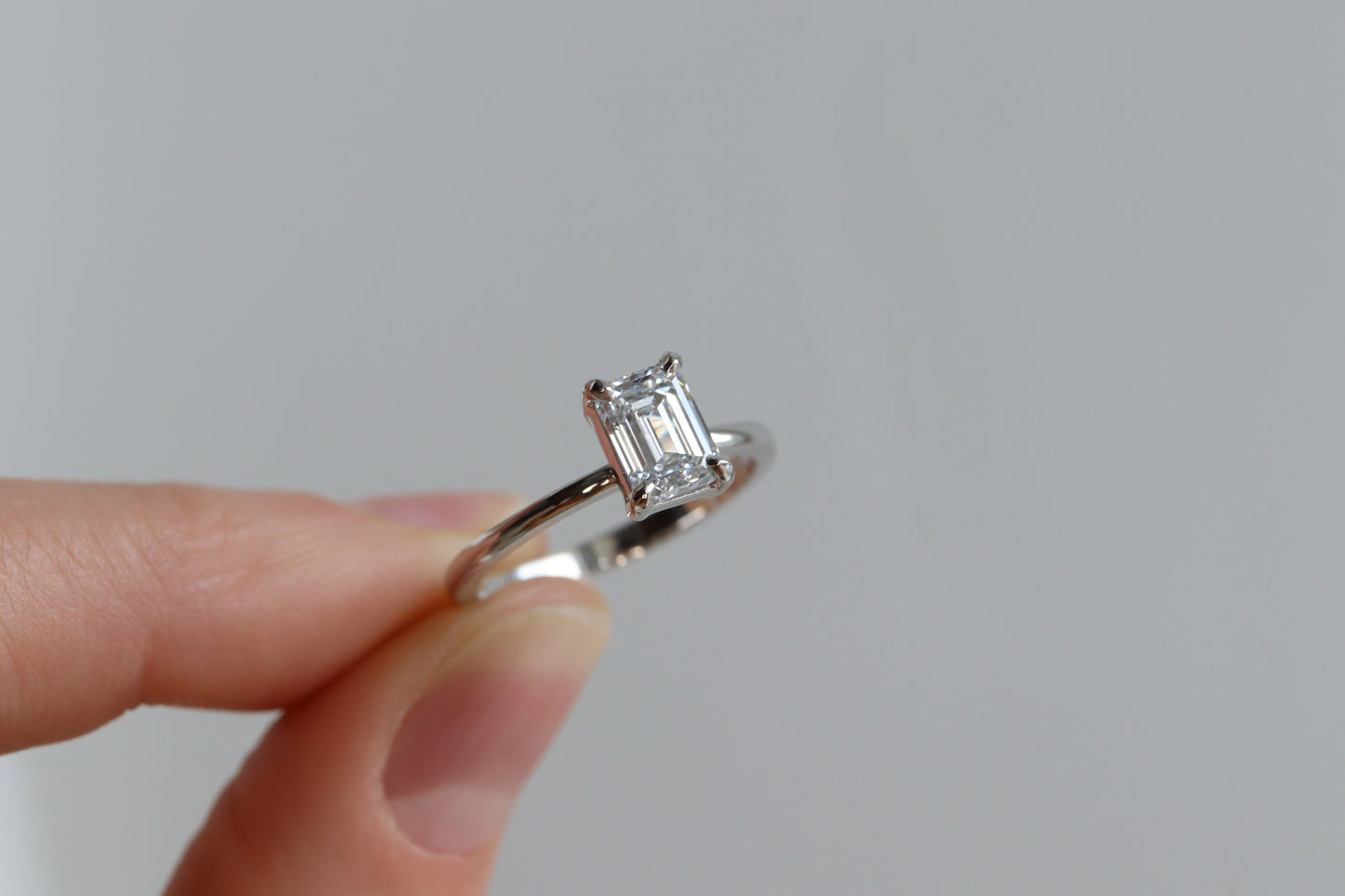 Anillo Danya Diamante Emerald 1.02cts Bridal