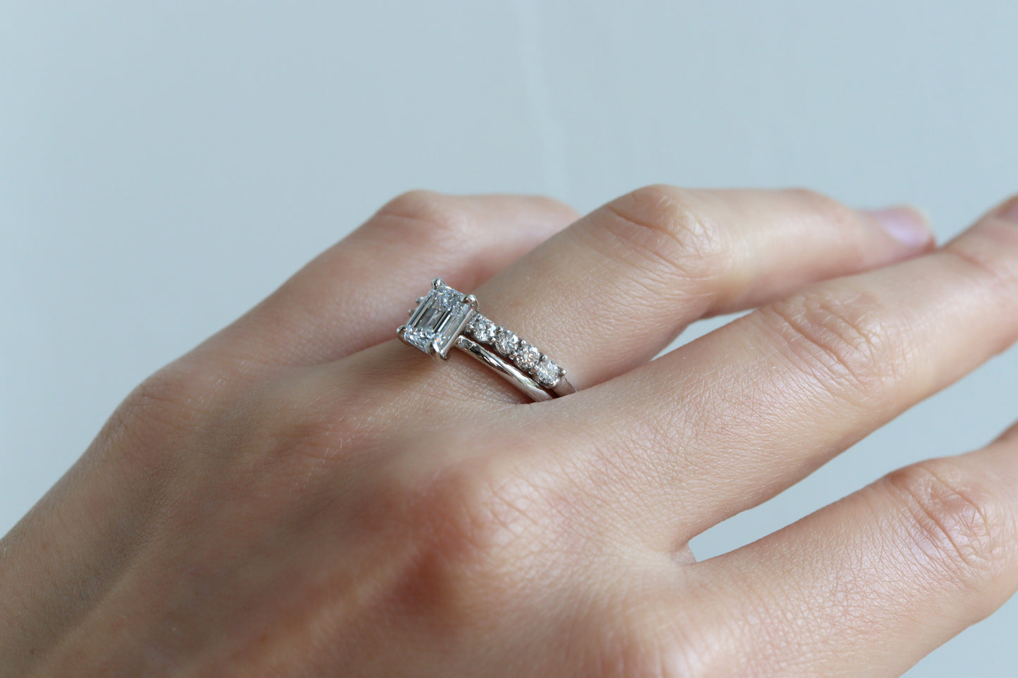 Anillo Danya Diamante Emerald 1.02cts Bridal