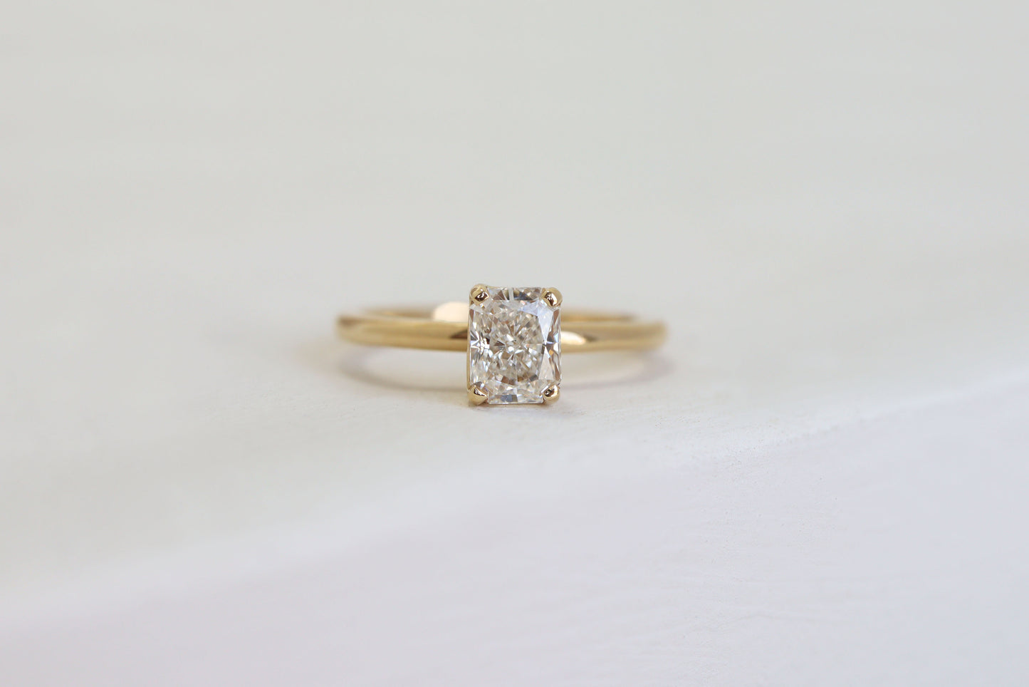 Anillo Danya Diamante Radiant 0.85cts Bridal