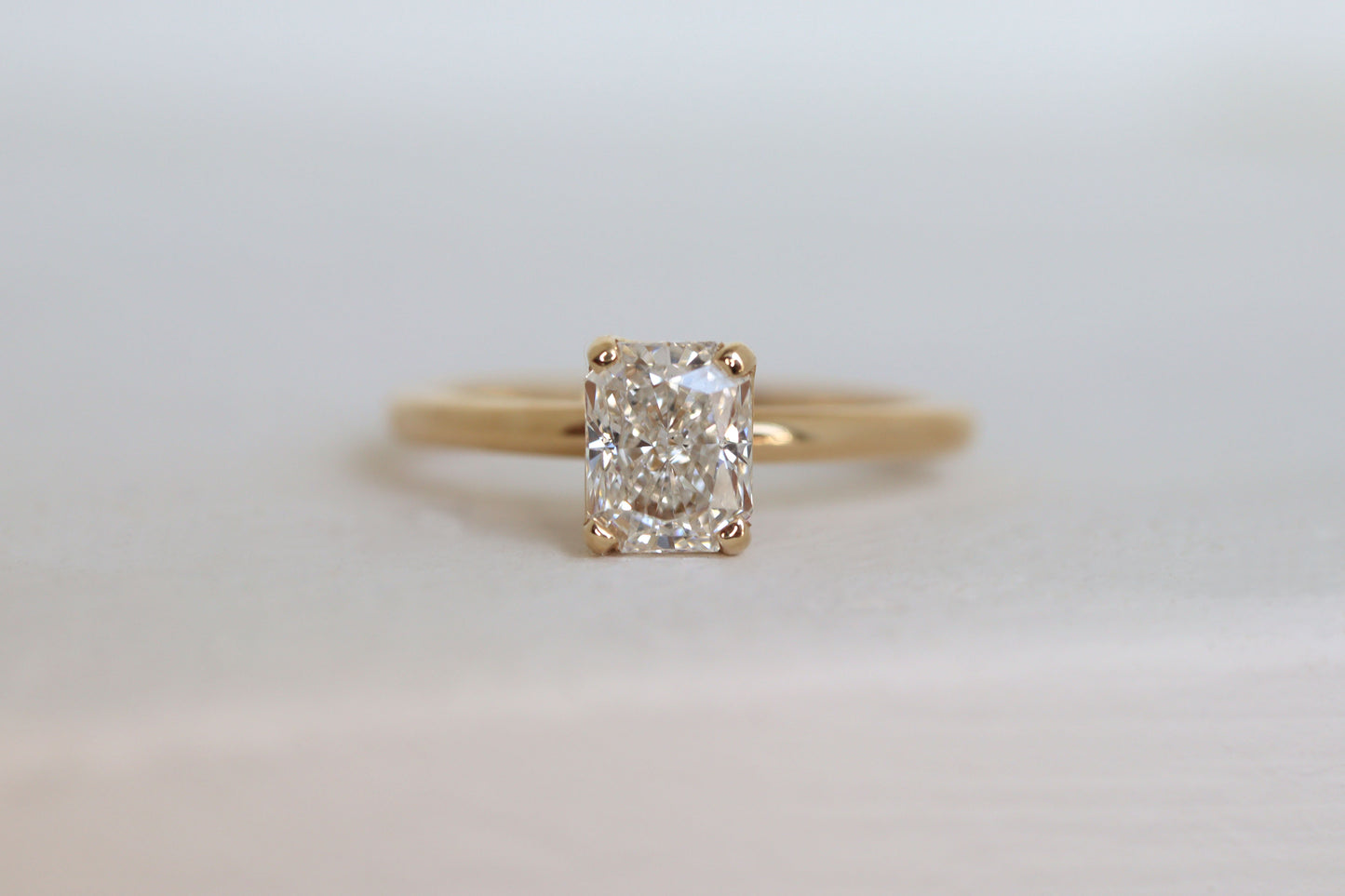 Anillo Danya Diamante Radiant 0.85cts Bridal