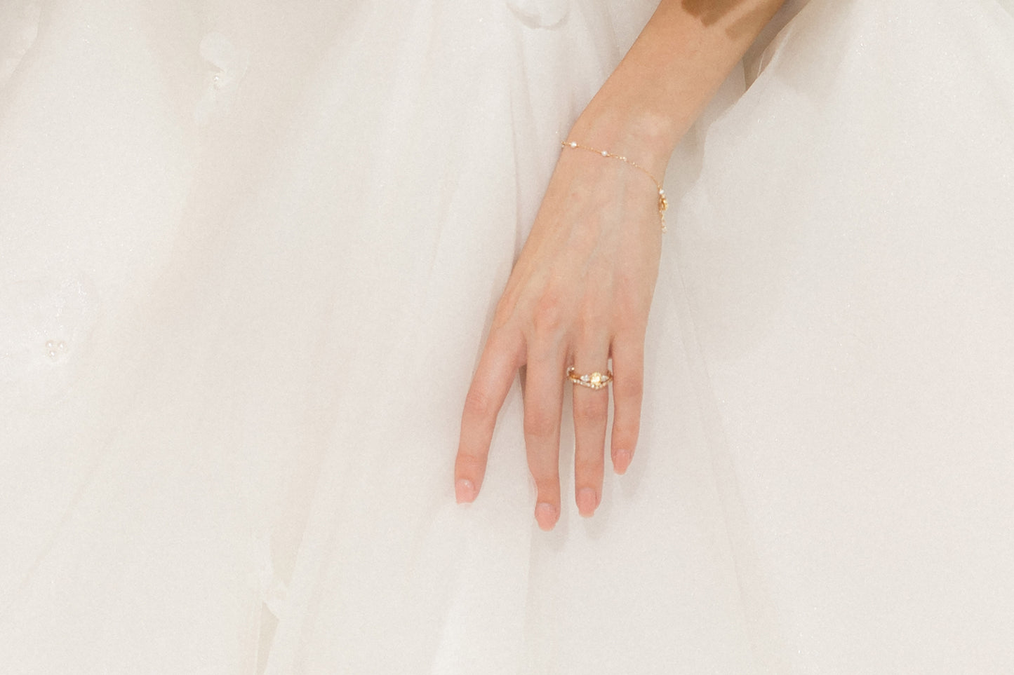 Anillo Ania Zafiro Amarillo y Diamantes Bridal