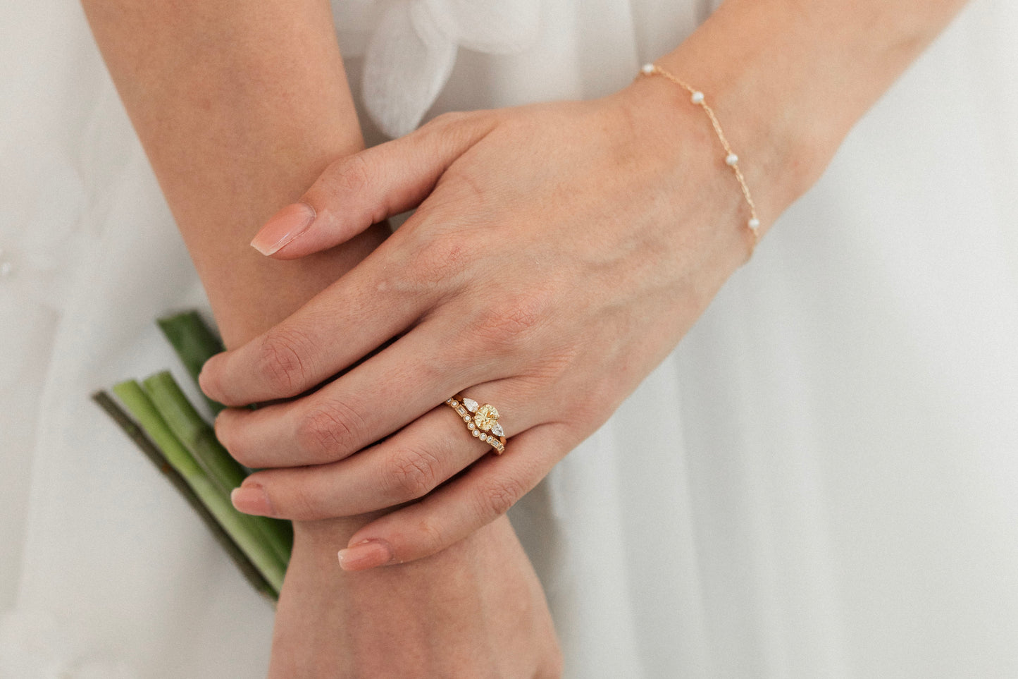 Anillo Ania Zafiro Amarillo y Diamantes Bridal