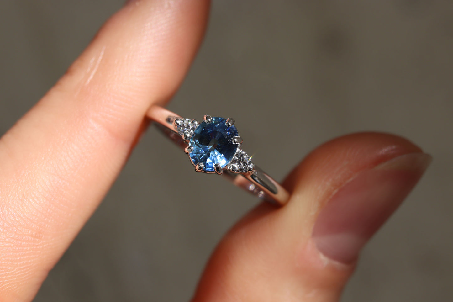 Anillo Suri Zafiro Azul 1.05cts Bridal