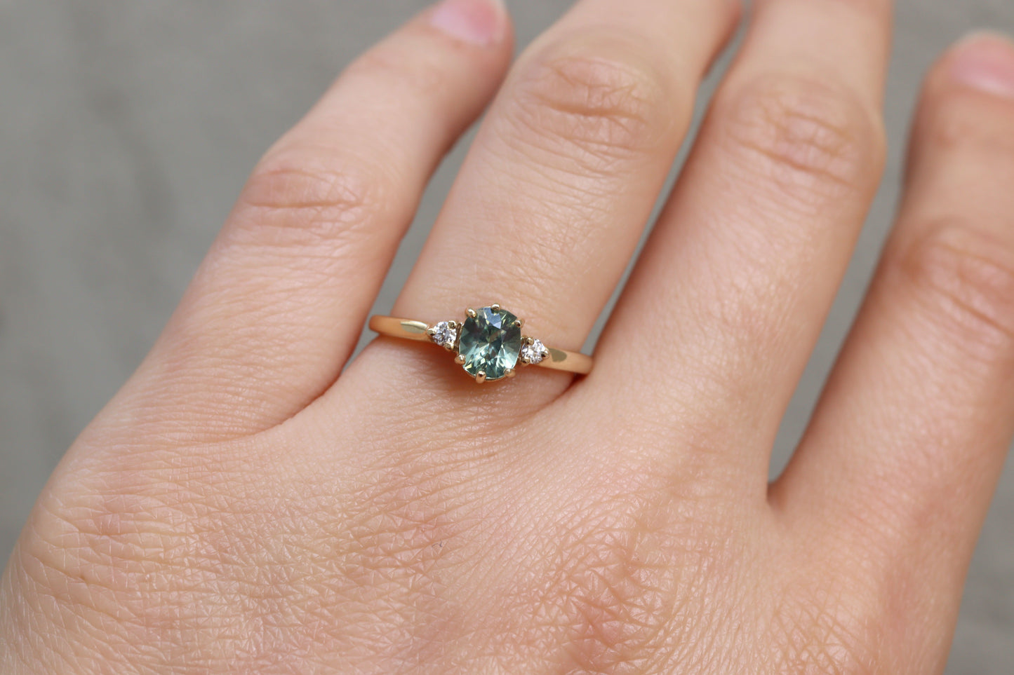 Anillo Suri Zafiro Verde Menta 0.80cts Bridal