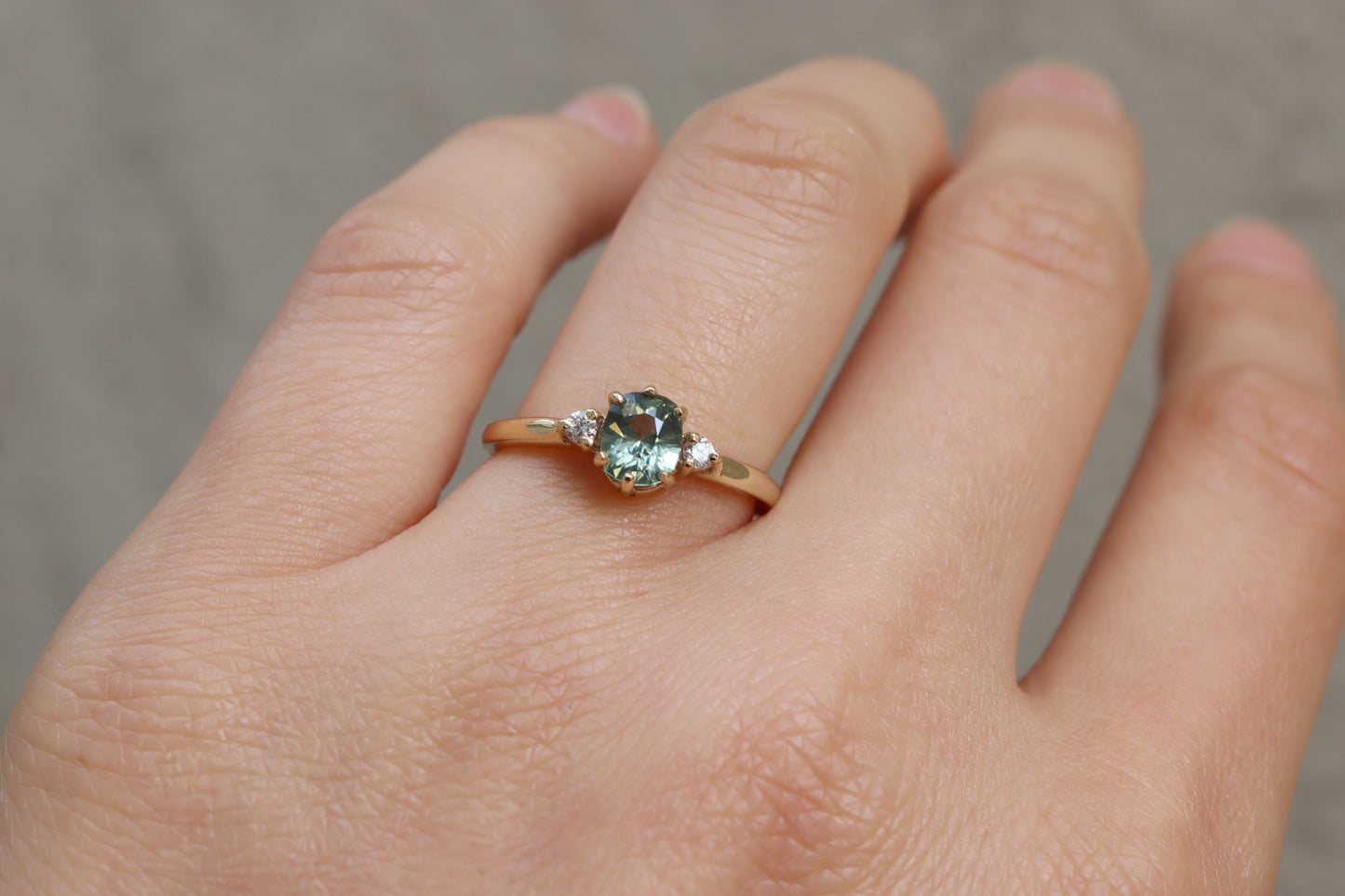 Anillo Suri Zafiro Verde Menta 0.80cts Bridal